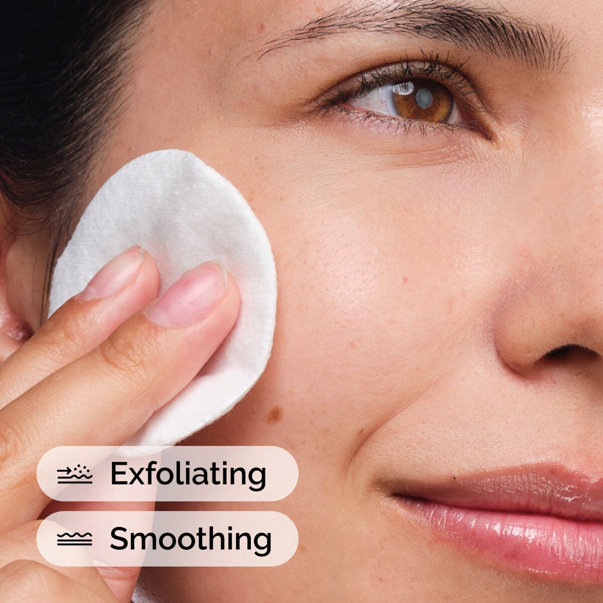 glycolic-acid-7-exfoliating-toner-z4 ord-glycolic-acid-exfoliating-toner-model-application-with-benefits.jpg